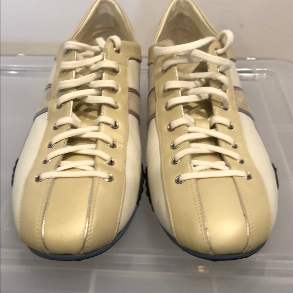 Sneaker
